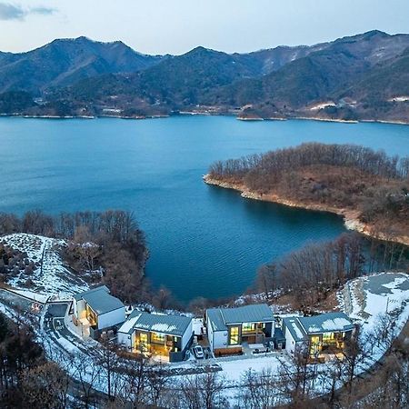 מלון Jecheon The Shine Cheongpung מראה חיצוני תמונה