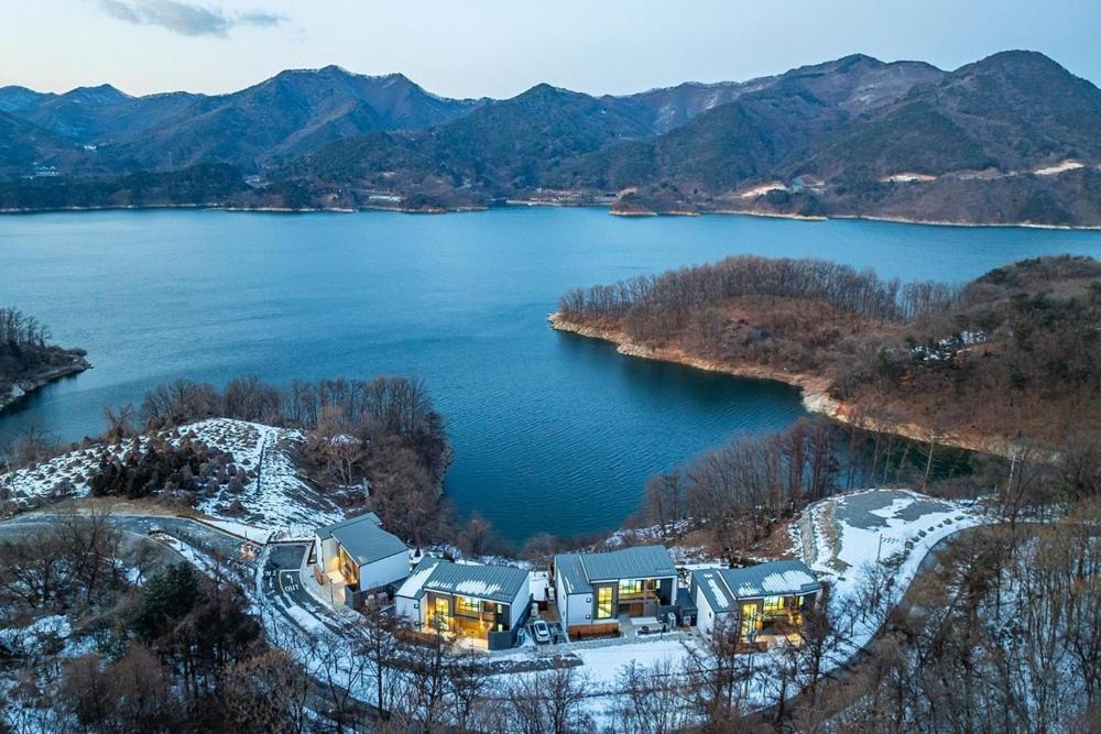 מלון Jecheon The Shine Cheongpung מראה חיצוני תמונה
